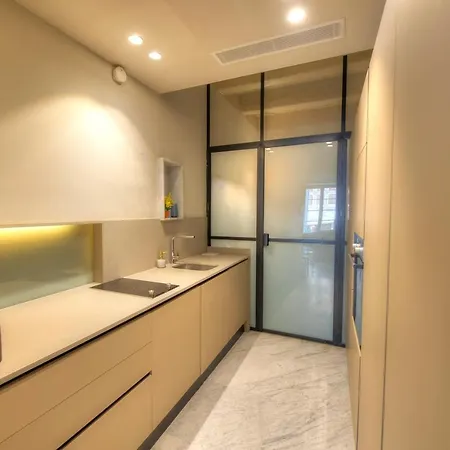 Charming & Traditional Flat In Center Esch1-2 Appartamento La Valletta