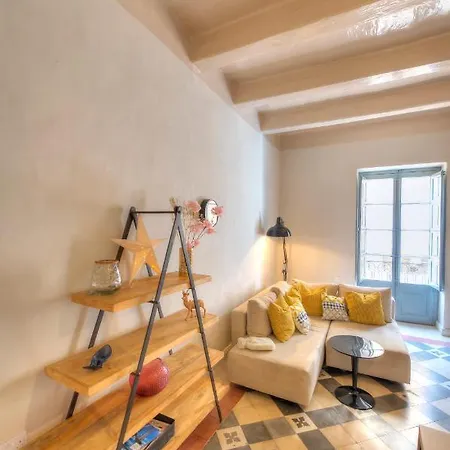 Charming & Traditional Flat In Center Esch1-2 Apartament Valletta