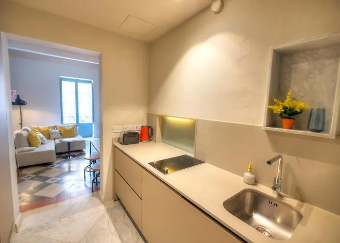 Charming & Traditional Flat In Center Esch1-2 *