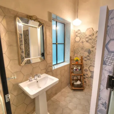 Charming & Traditional Flat In Center Esch1-2 *