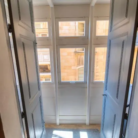 Charming & Traditional Flat In Center Esch1-2